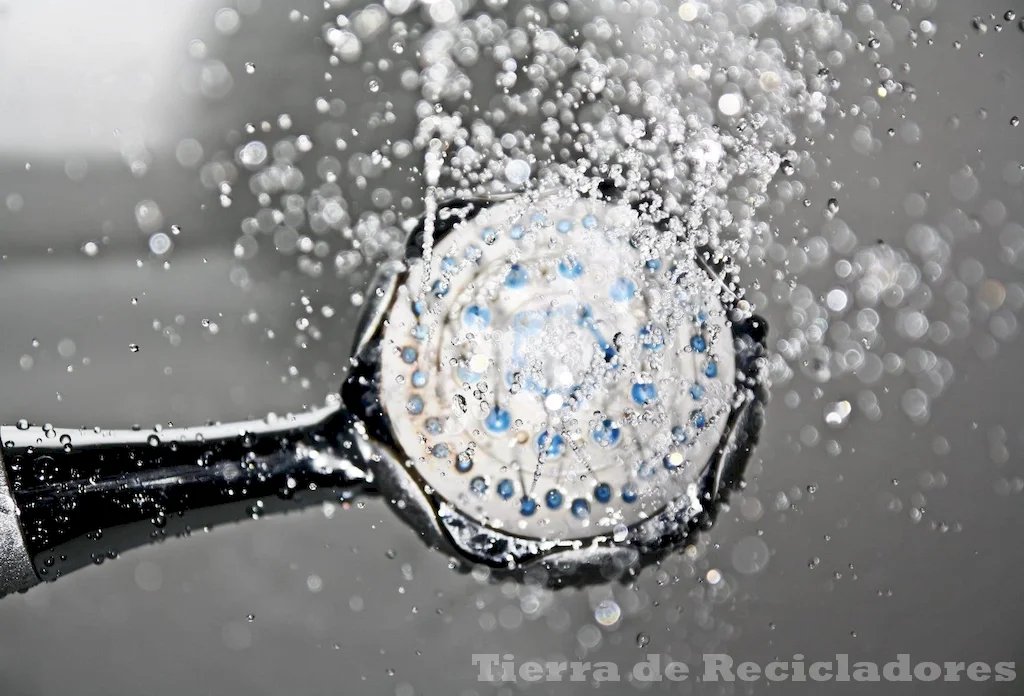 Protegiendo el agua potable en casa y comunidad