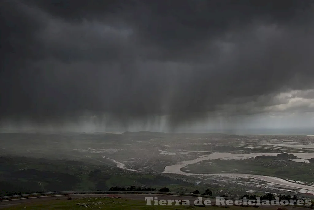 La diferencia entre lluvia y chubasco está en su intensidad y velocidad