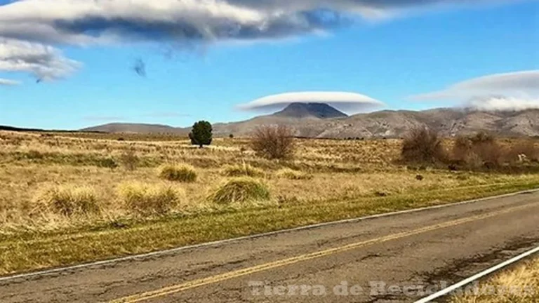 Nubes lenticulares un fenómeno celestial fascinante